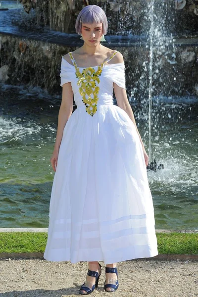 Look 70